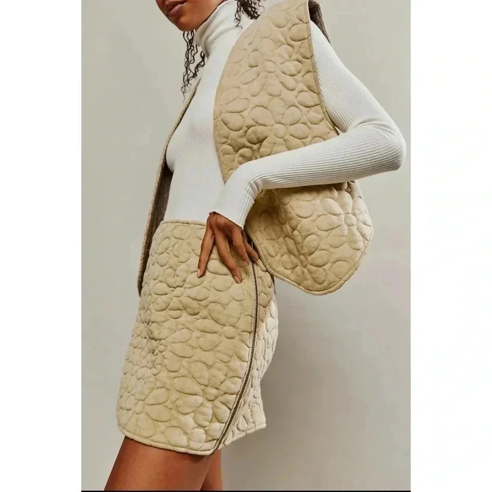 NWT Free People Folk Floral Daisy Mini Skirt Quilted Flower Tan Cream XS